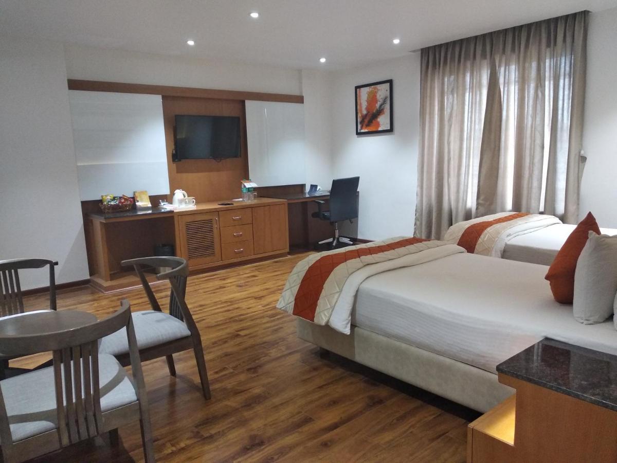 Kyriad Hotel Gulbarga By Othpl Kalaburagi Buitenkant foto